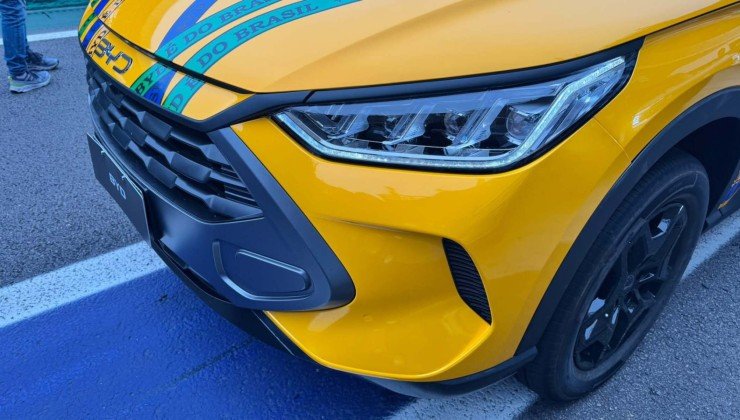Perfil da BYD Mako durante apresentação no Brasil