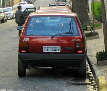 Fiat Mille SX da primeira geração, fotografado no Brasil