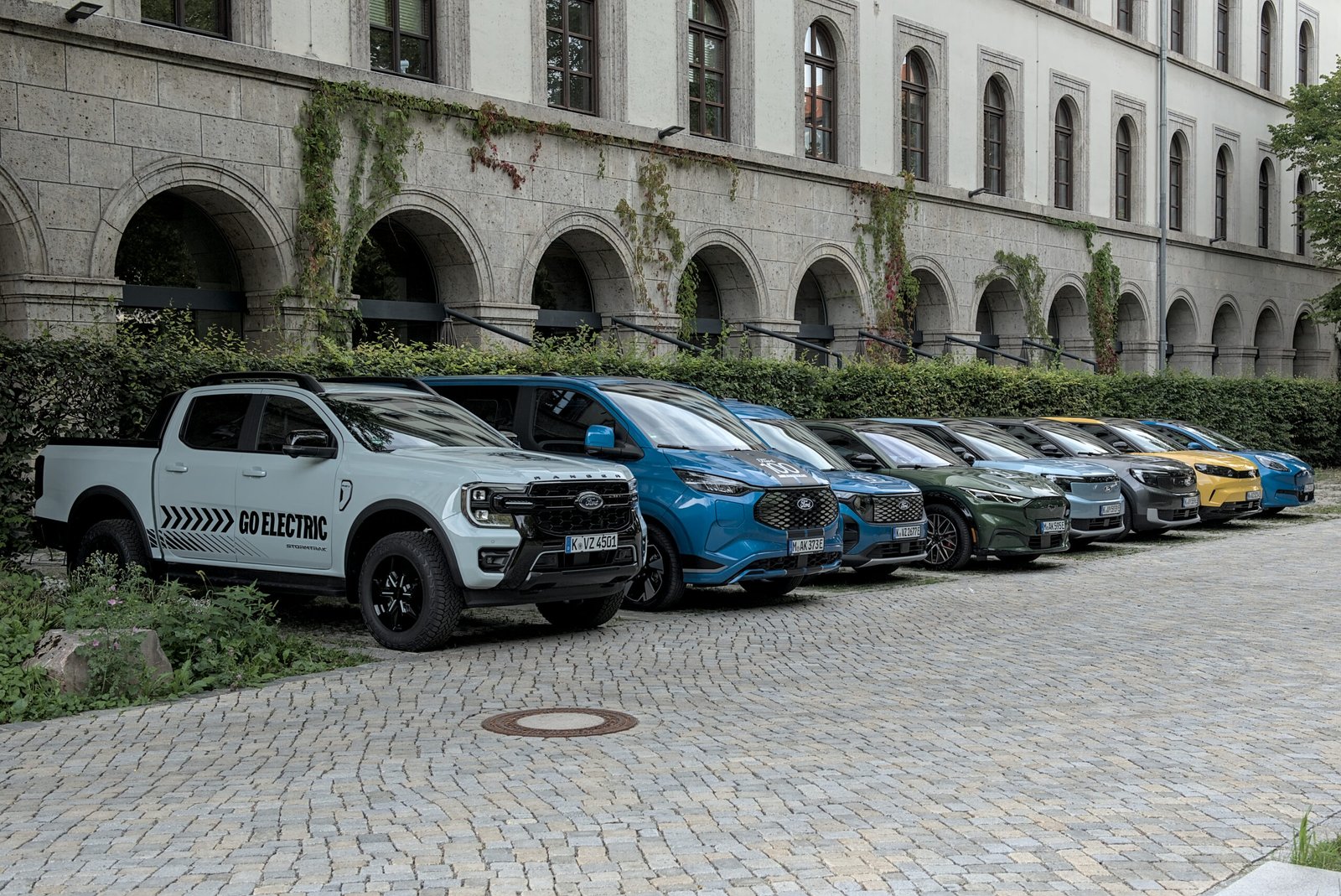 Ford Ranger PHEV apresentada no IAA Mobility 2025