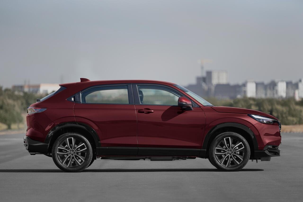 Honda HR-V 2026 visto de lado em imagem oficial da Honda