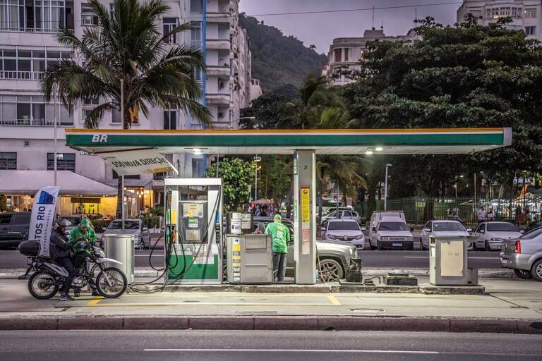 Posto de abastecimento de gasolina no Rio de Janeiro, Brasil
