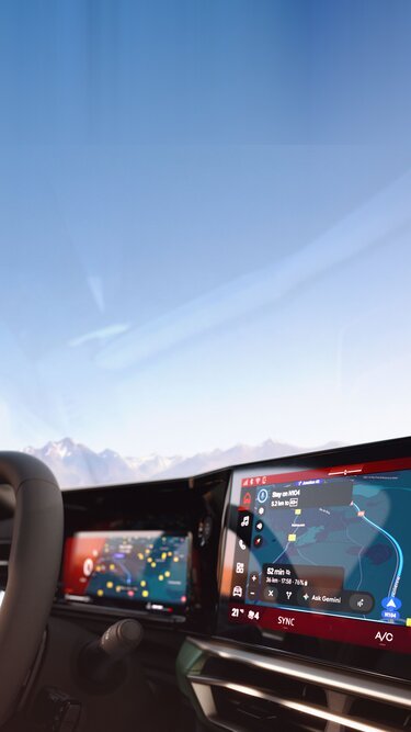 Interior da Renault Niagara 2026 com painel digital e central multimídia OpenR Link