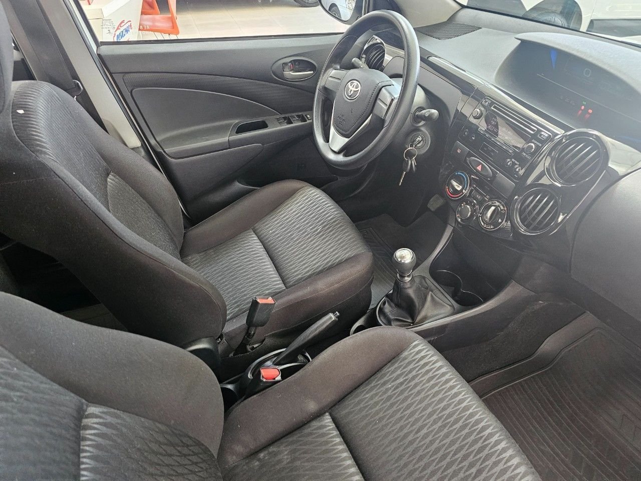 Interior do Toyota Etios 2021