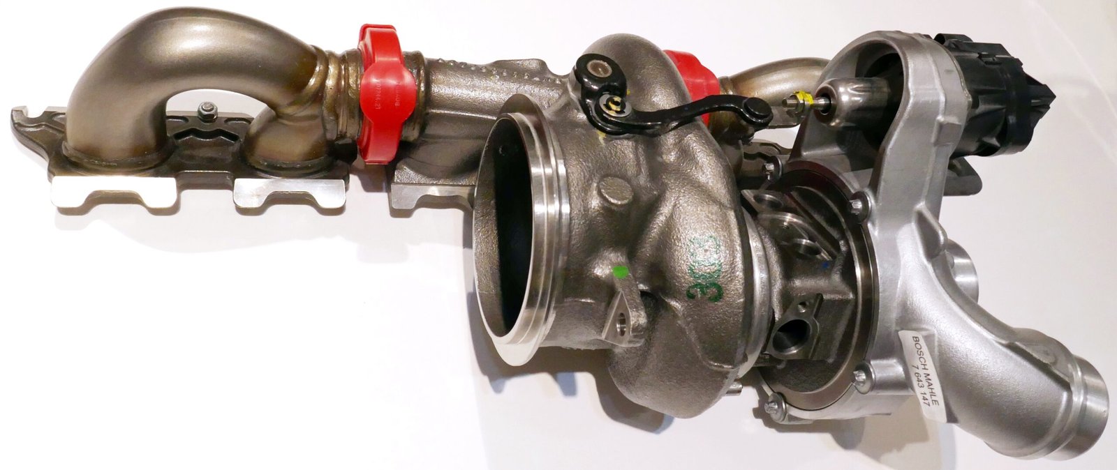 Turbocompressor mostrando a região de saída dos gases de escape