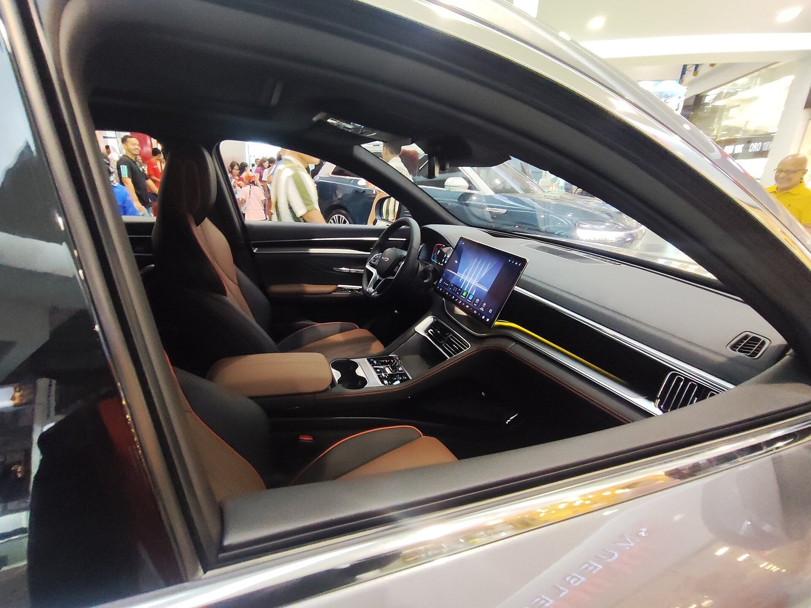 BYD Song Plus 2025–2026 pode receber engate e rebocar um trailer? — veículo interior: byd song plus