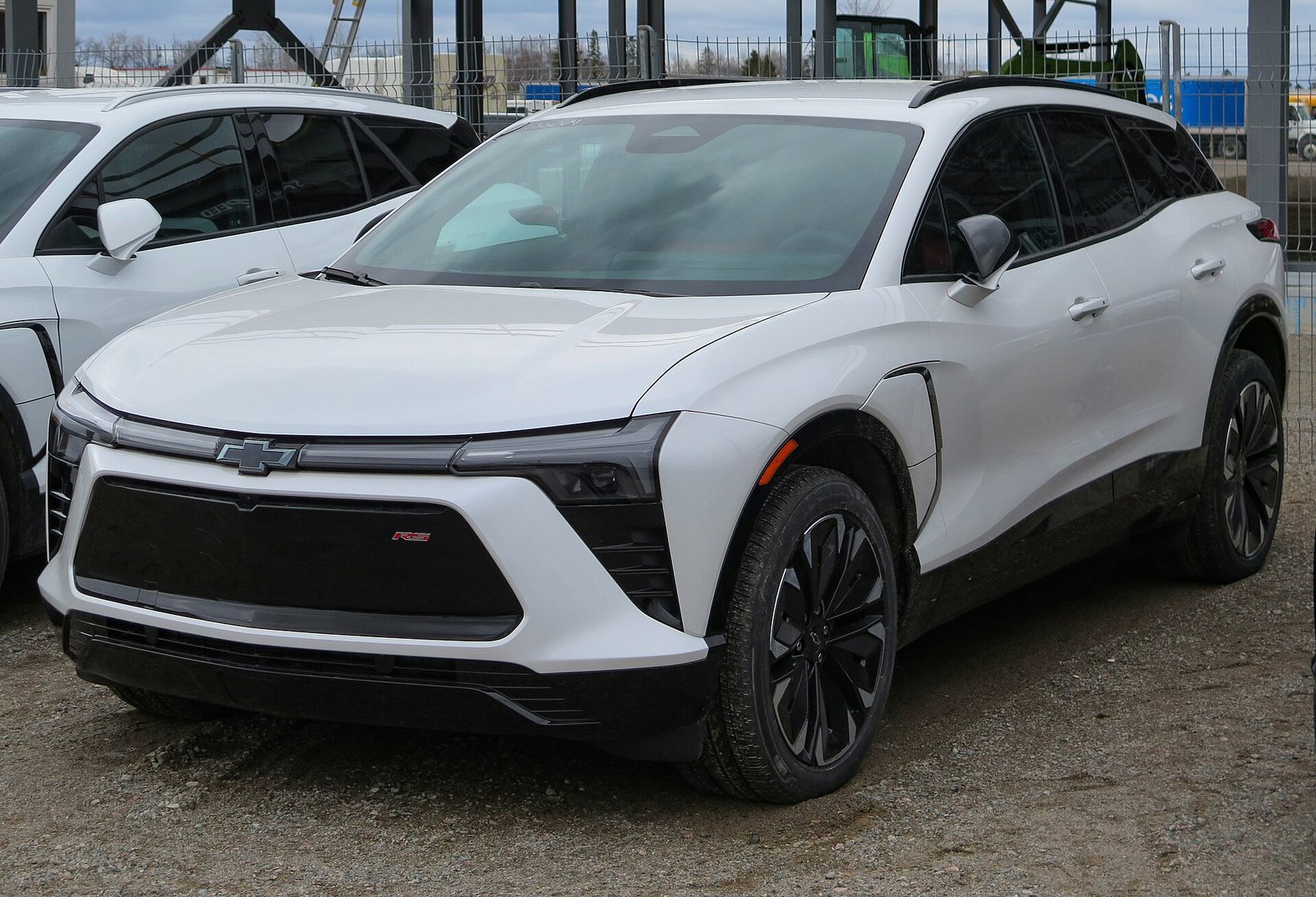 Chevrolet Blazer EV 2024 tem engate e pode rebocar trailer? — veículo exato: Chevrolet Blazer EV