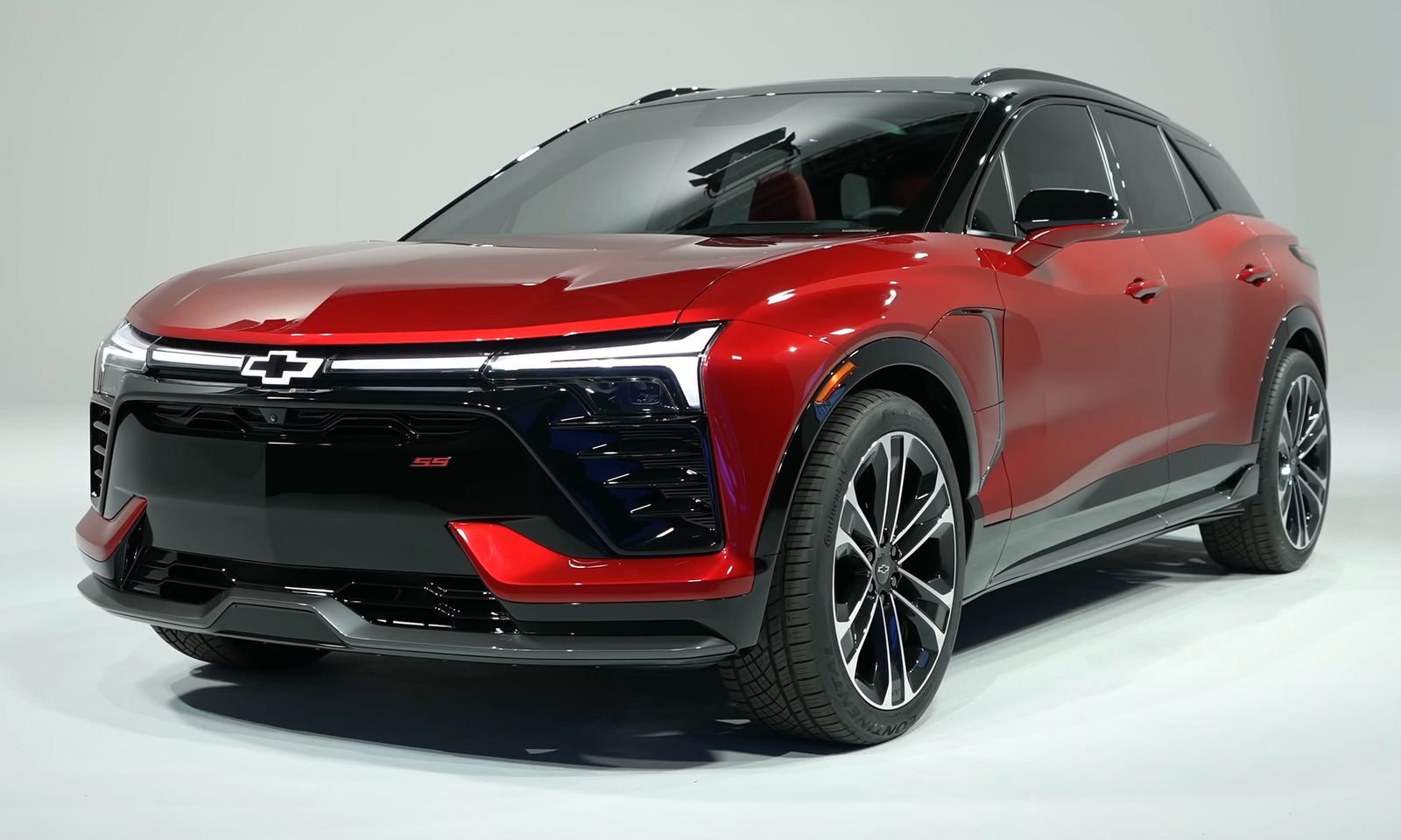 Chevrolet Blazer EV 2024 tem engate e pode rebocar trailer? — veículo exato: Chevrolet Blazer EV