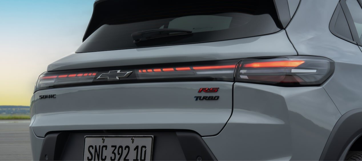 Chevrolet Sonic 2027 — Design: a frente é uma das assinaturas do novo Sonic