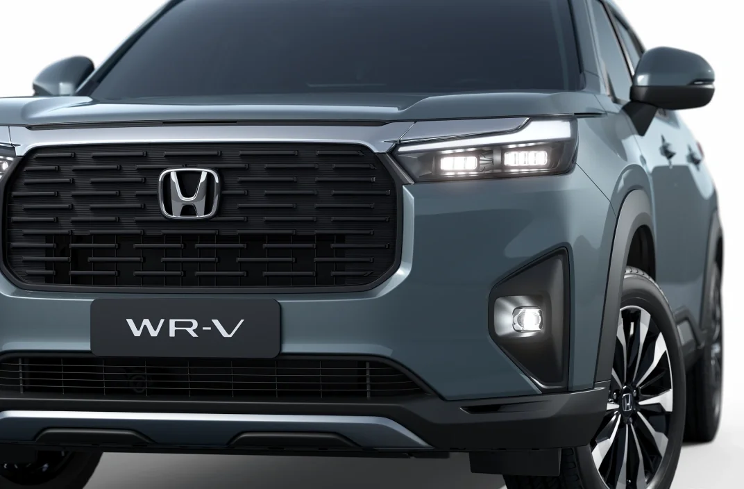 Detalhe frontal do Honda WR-V 2026 com conjunto óptico em LED