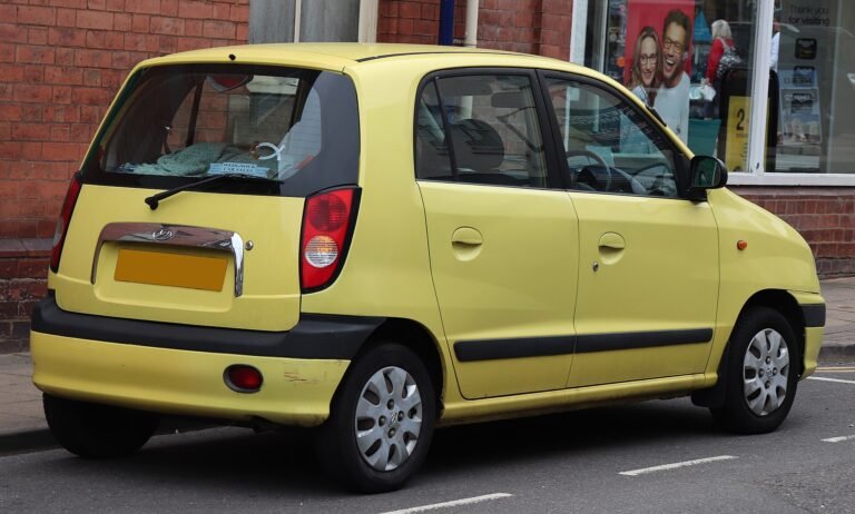 Traseira do Hyundai Atos Prime 2002 em artigo sobre engate