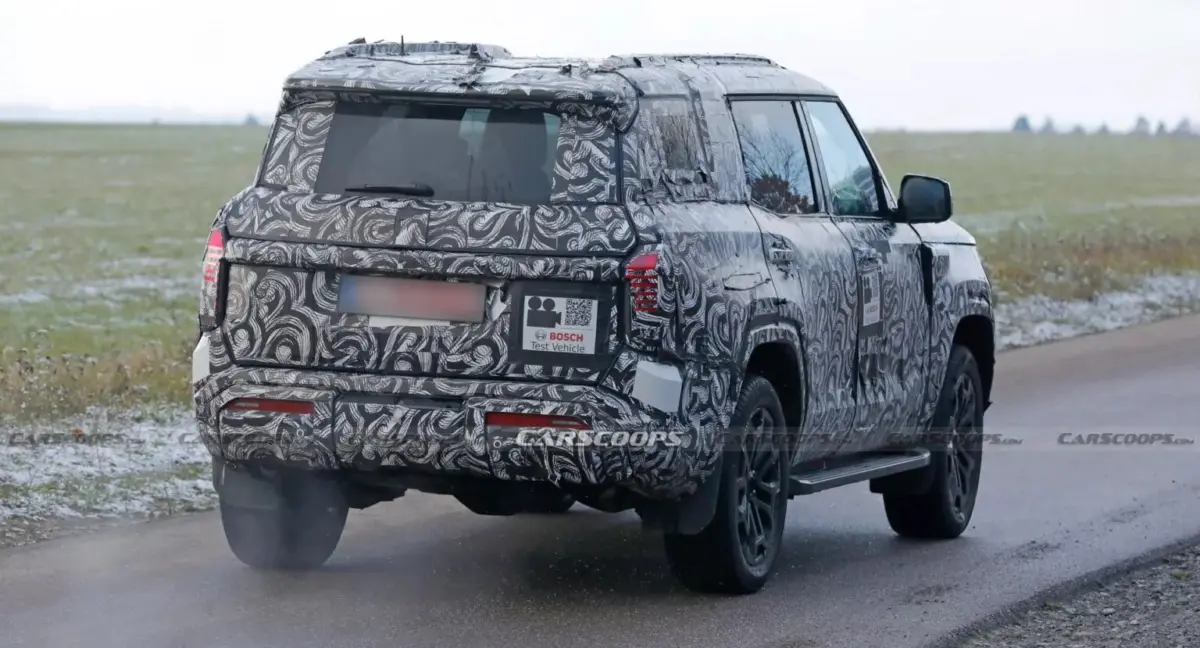 Traseira do novo Mitsubishi Pajero 2027