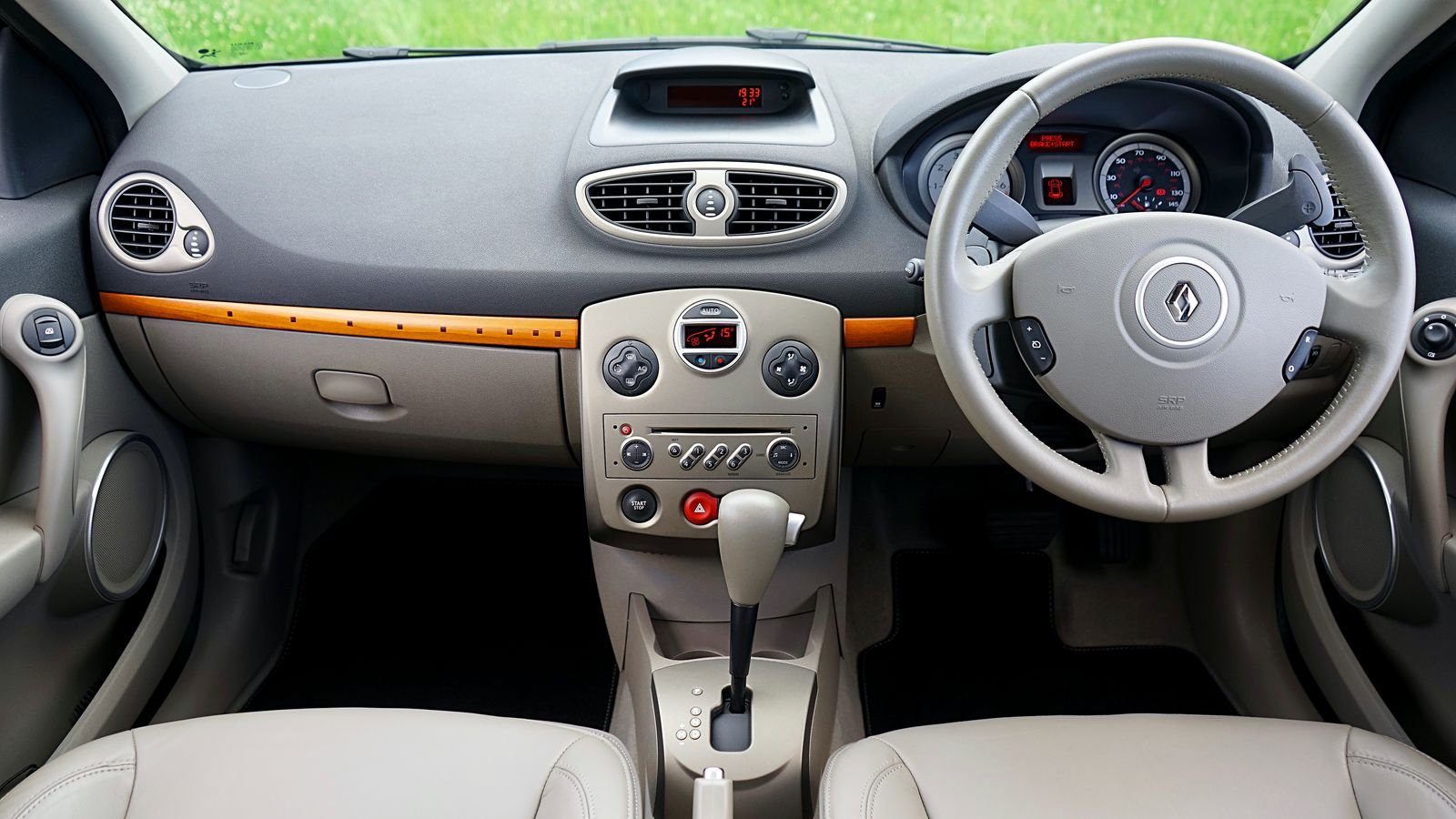 Renault confirma motor híbrido flex 4x4 para Boreal e Niagara: o que muda na prática — painel e multimídia