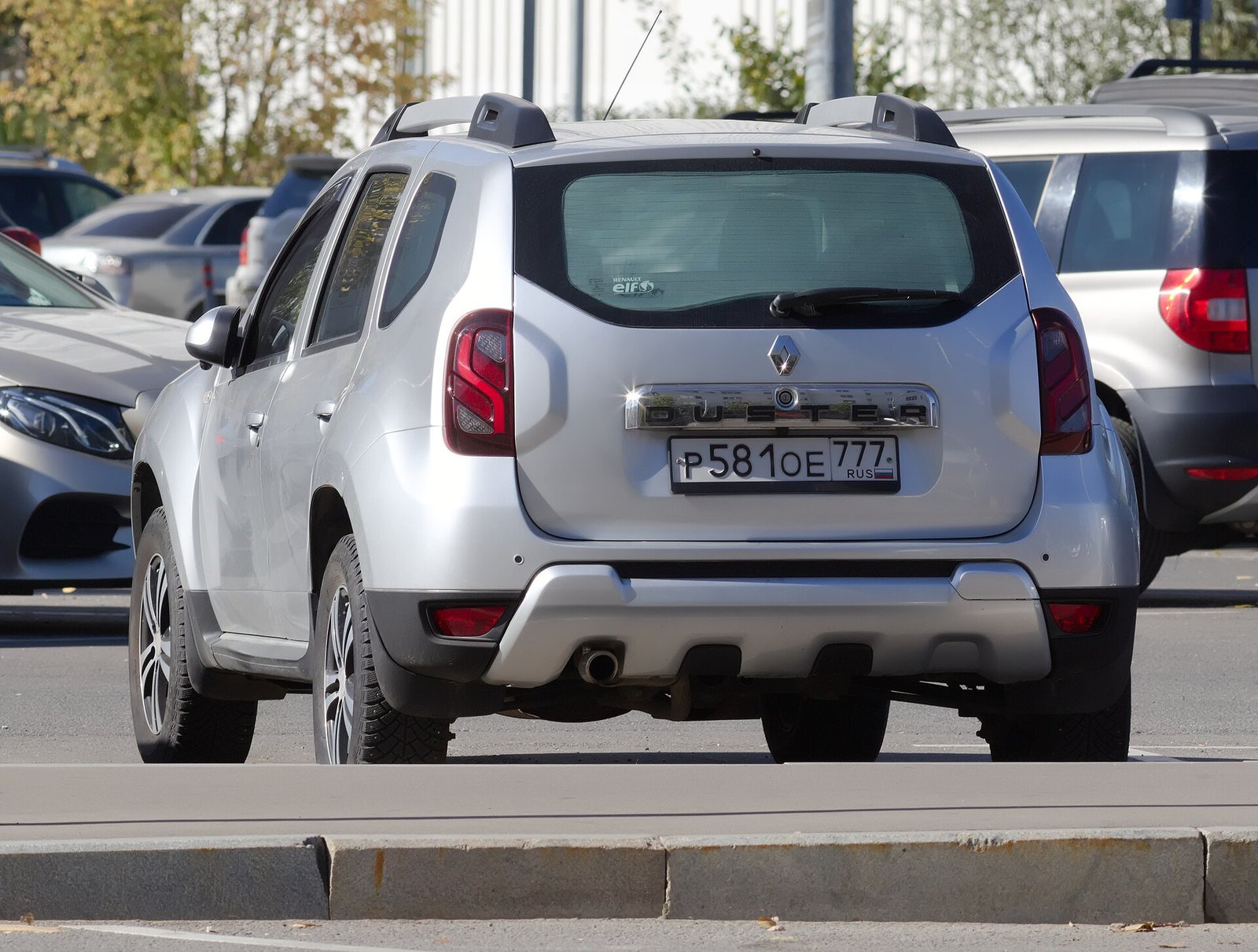 Renault Duster 2025 pode receber engate e rebocar reboque? — veículo exato: Renault Duster