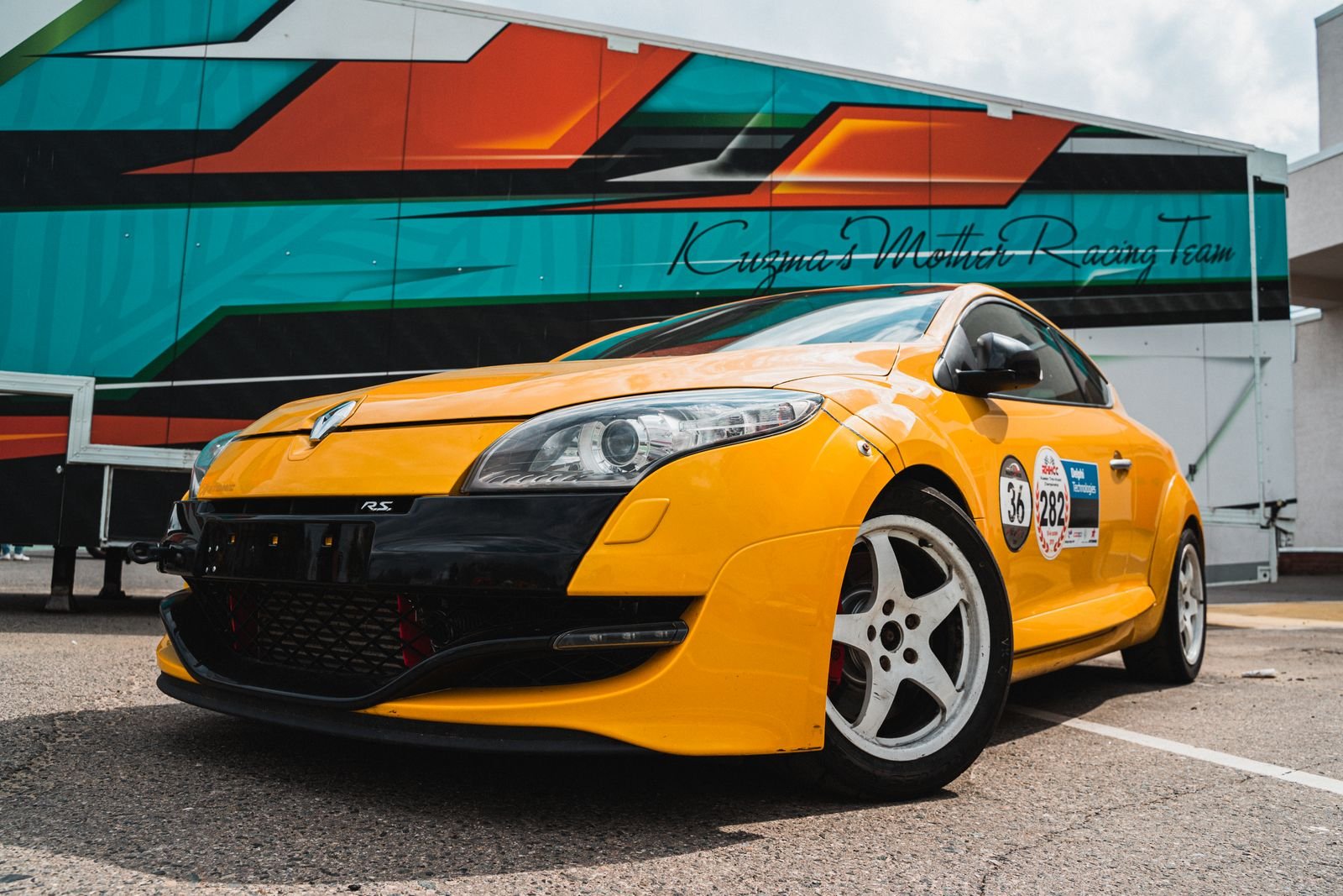 Renault Megane E-Tech: elétrico aparece com desconto de R$ 67,2 mil — o que muda na prática — veículo exterior: renault megane