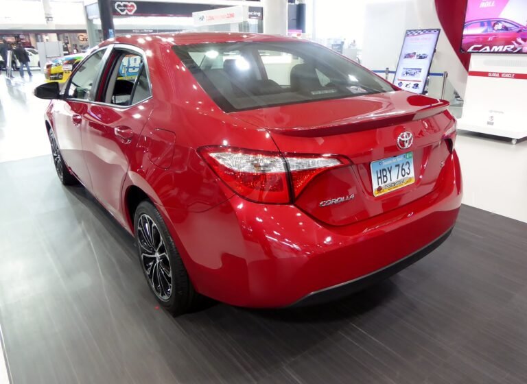Traseira do Toyota Corolla 2019 em artigo sobre engate