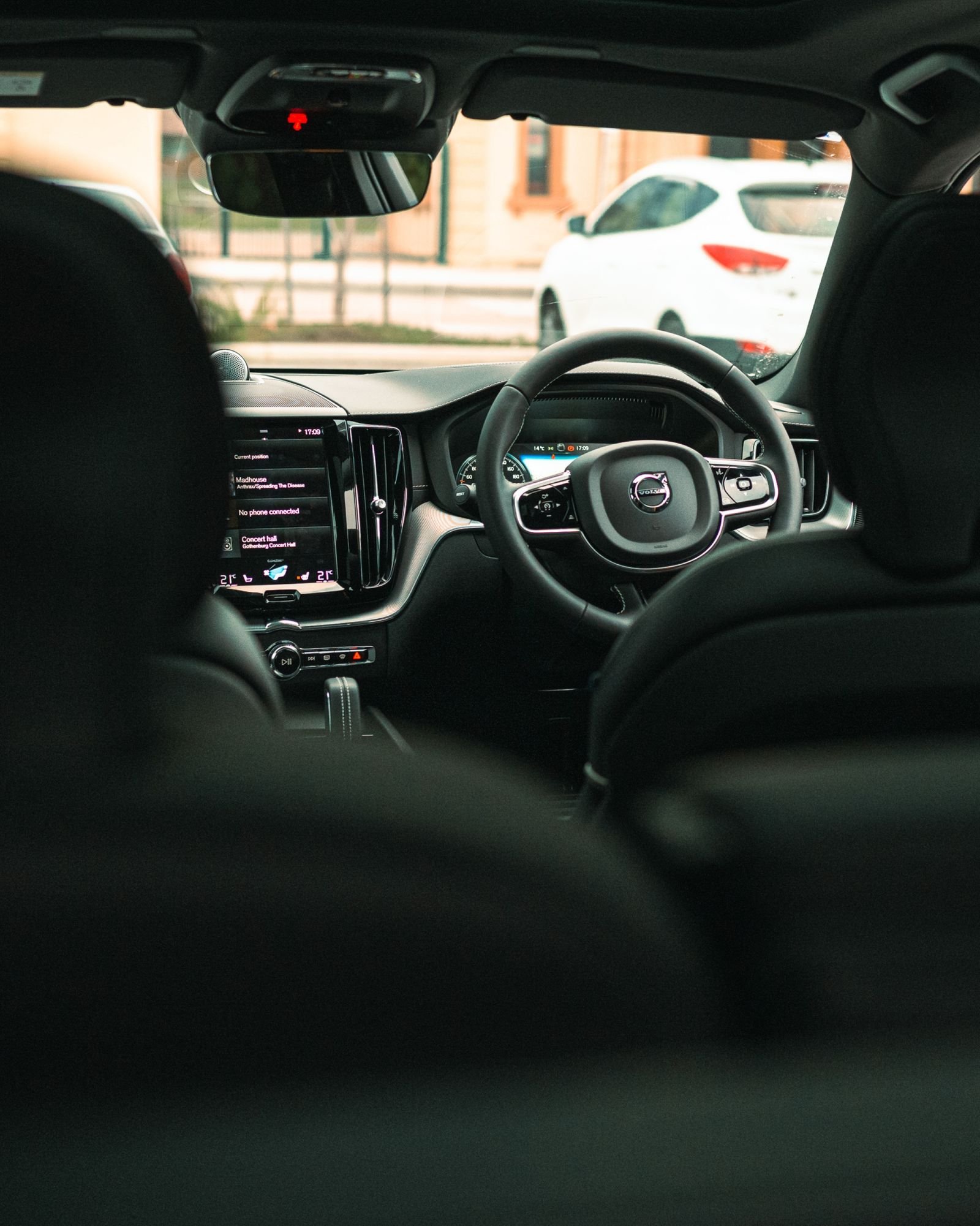 Volvo XC60 e XC90 ganham bateria muito maior e rodam até 200 km em modo elétrico — veículo exterior: volvo xc60