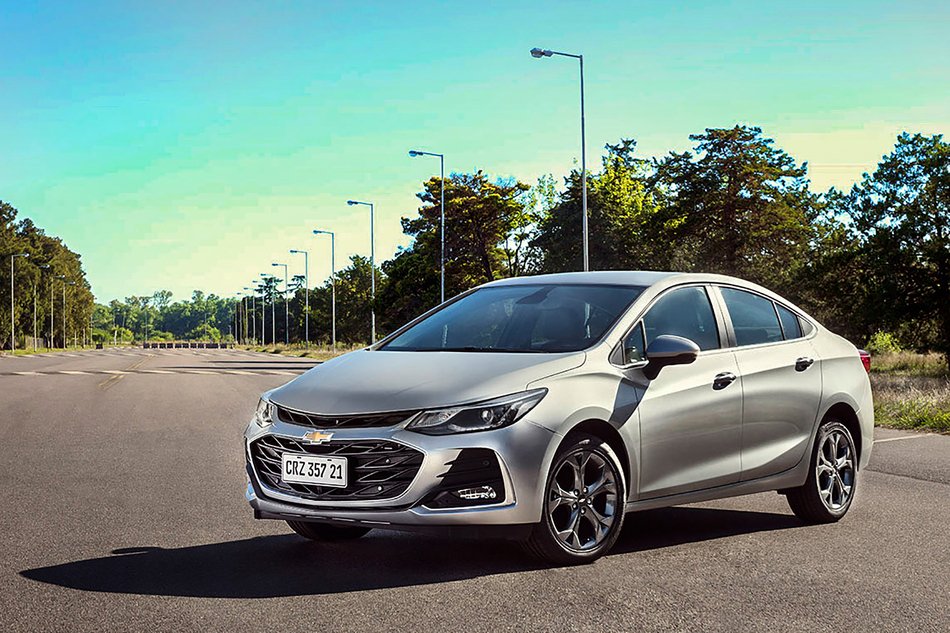 Chevrolet Cruze 2022 sedã em configuração brasileira