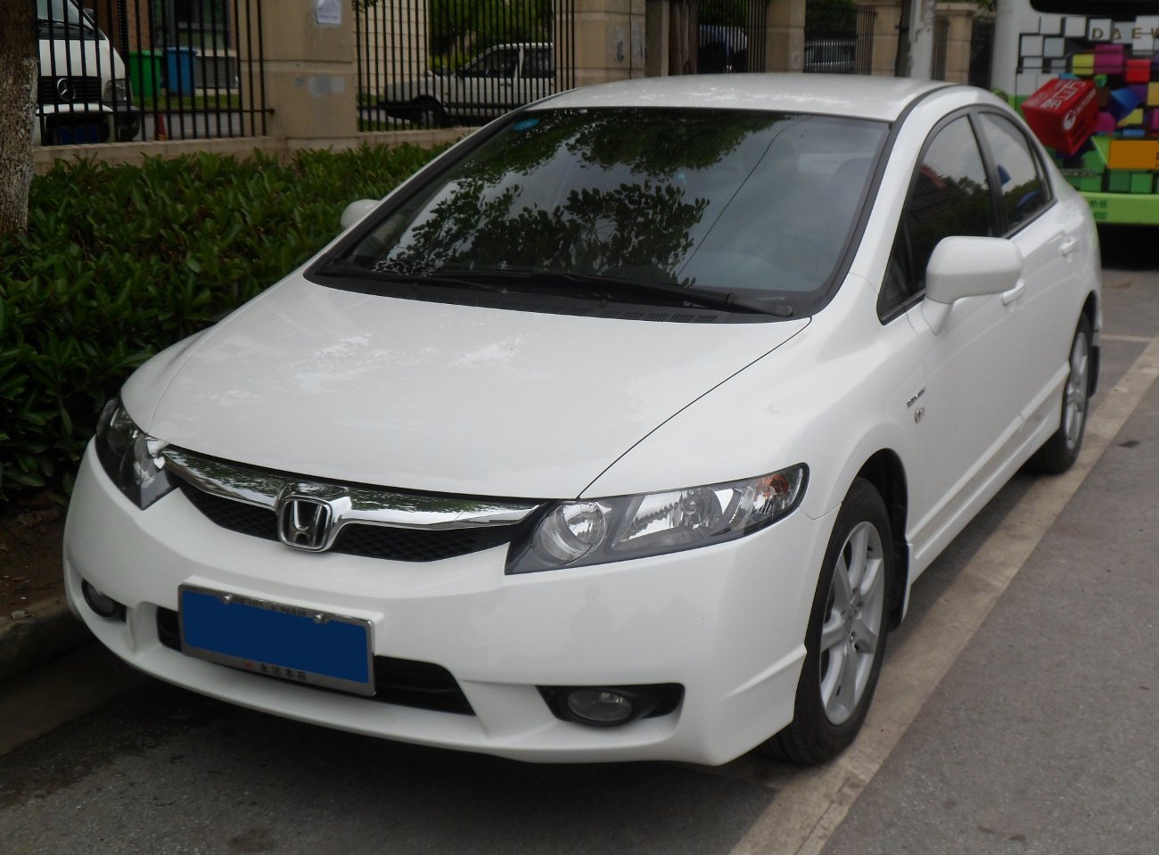 Honda Civic G8: por que o velocímetro fica lá em cima? — exterior dianteiro