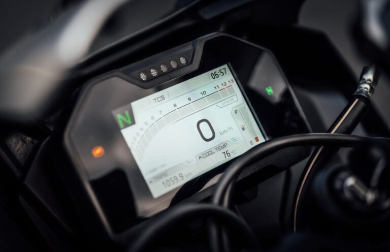 Yamaha r7 vs mt por que a r7 custa r 5900 a mais real